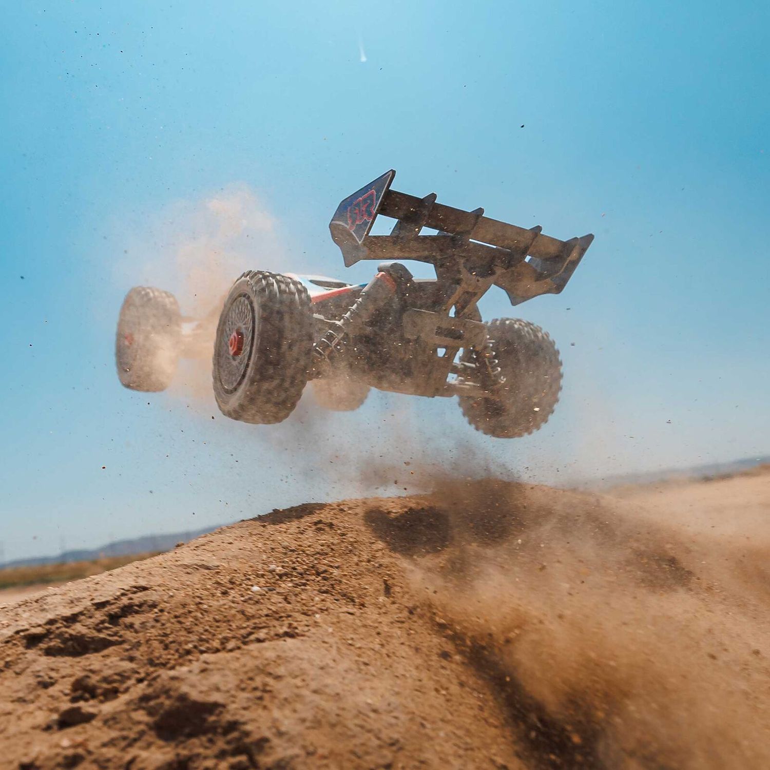 1/8 TYPHON 4X4 223S BLX BRUSHLESS BUGGY RTR WITH DSC RED/BLUE