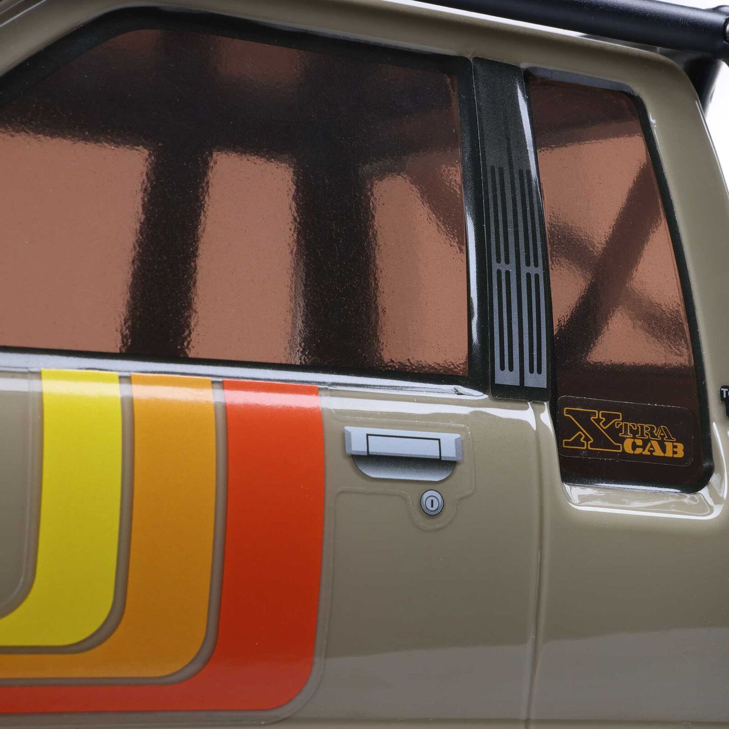 1/10 SCX10 III 1987 Toyota SR5 4X4 RTR Brushed Rock Crawler, Tan