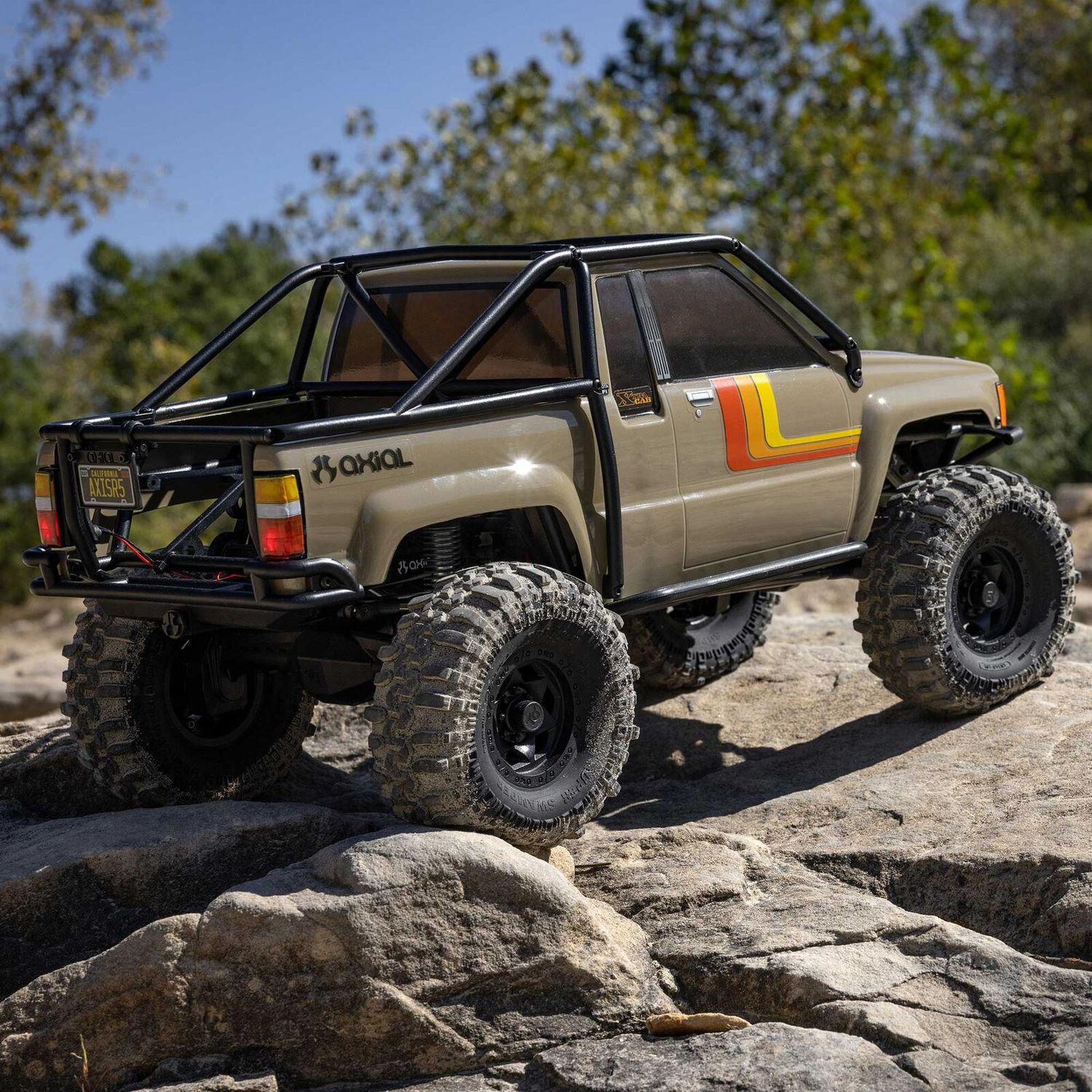 1/10 SCX10 III 1987 Toyota SR5 4X4 RTR Brushed Rock Crawler, Tan