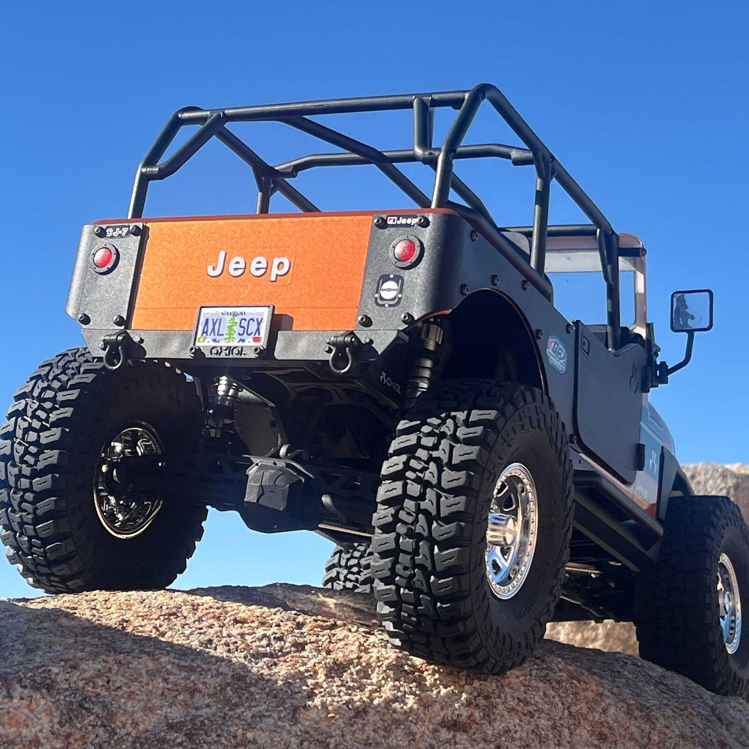 1/10 SCX10 III Jeep CJ-7 4X4 RTR Brushed Rock Crawler, Copper