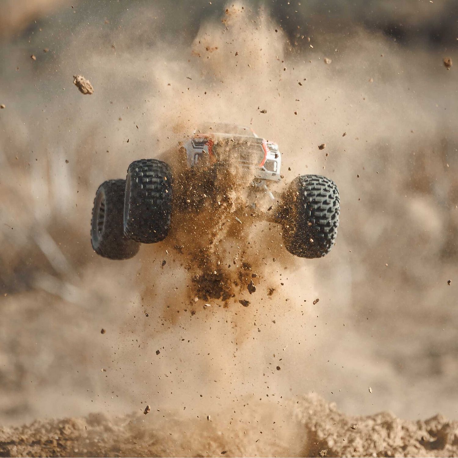 1/10 GRANITE 4X4 223S BLX BRUSHLESS MONSTER TRUCK RTR WITH DSC, RED