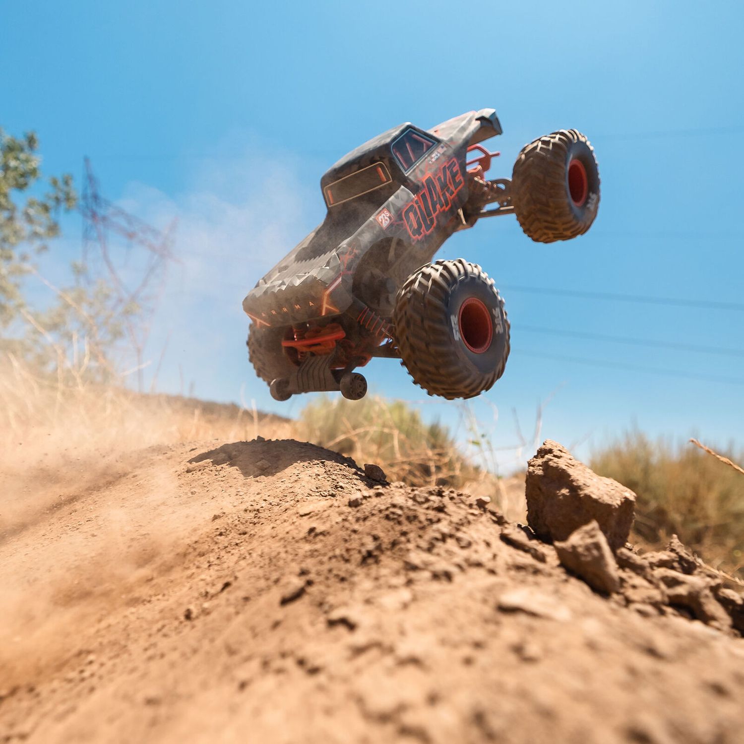 1/10 QUAKE 223S 2WD RTR Brushless Monster Truck, Red