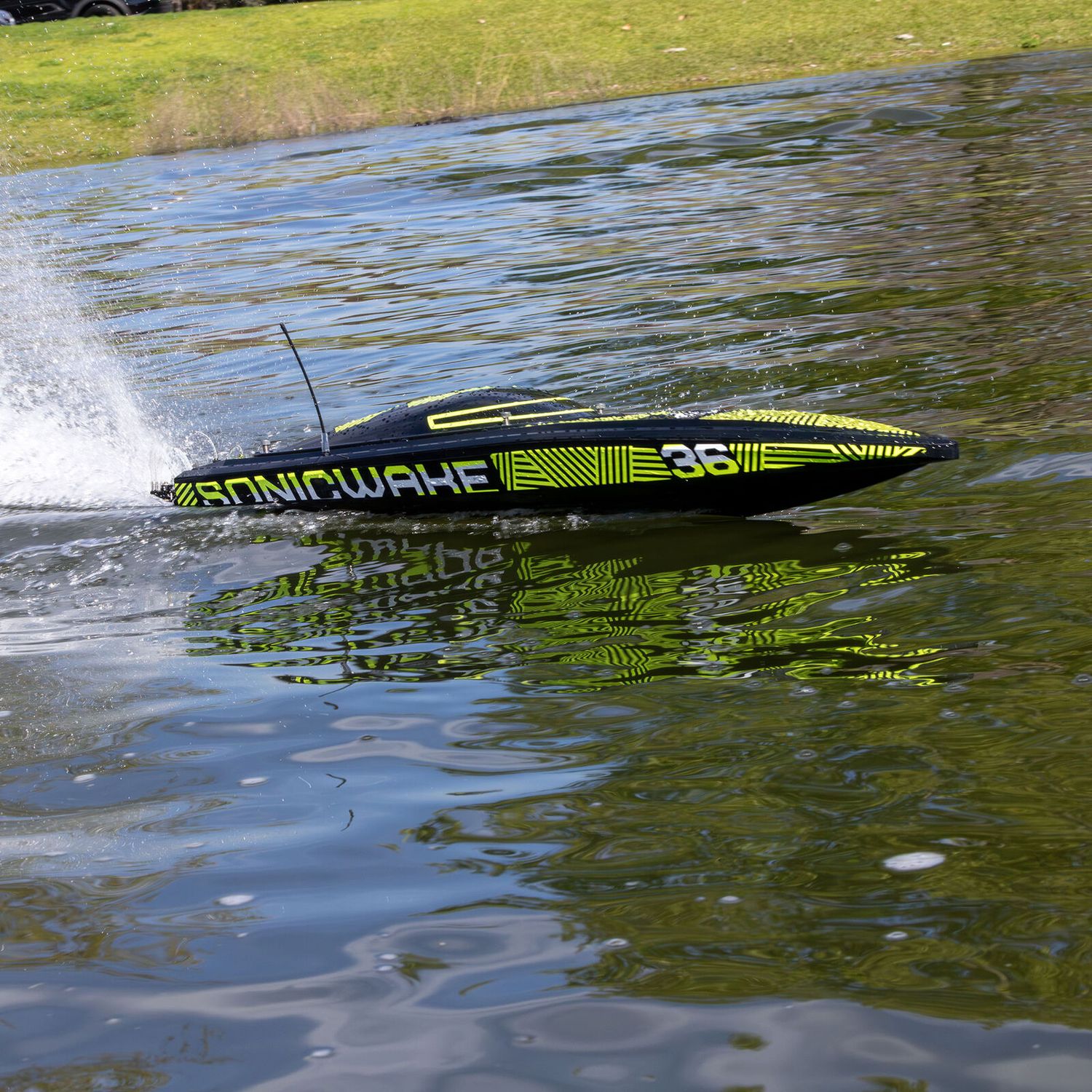 Sonicwake 36" V3, Self-Righting V-Hull Boat RTR, Black Hull