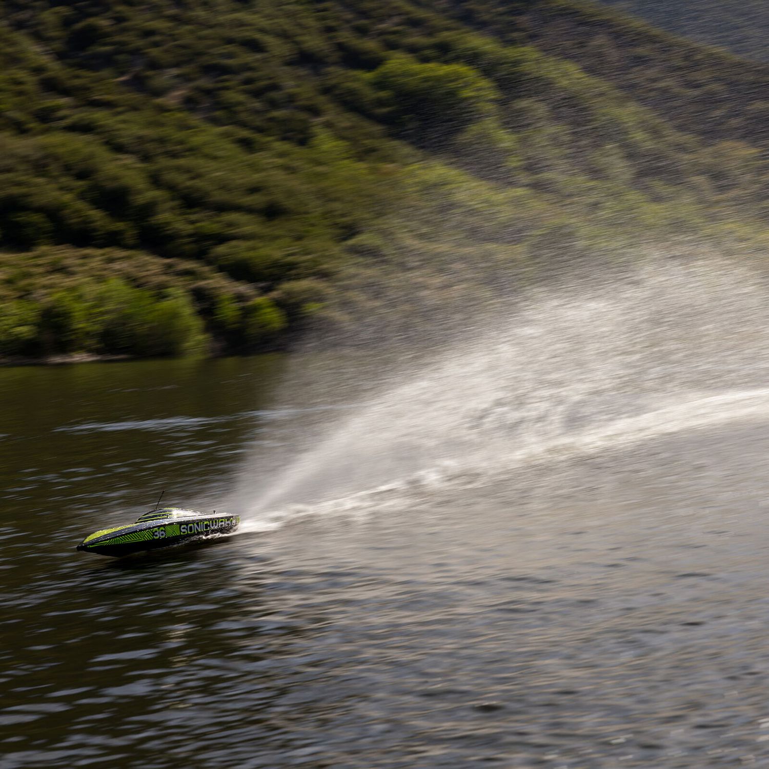 Sonicwake 36" V3, Self-Righting V-Hull Boat RTR, Black Hull