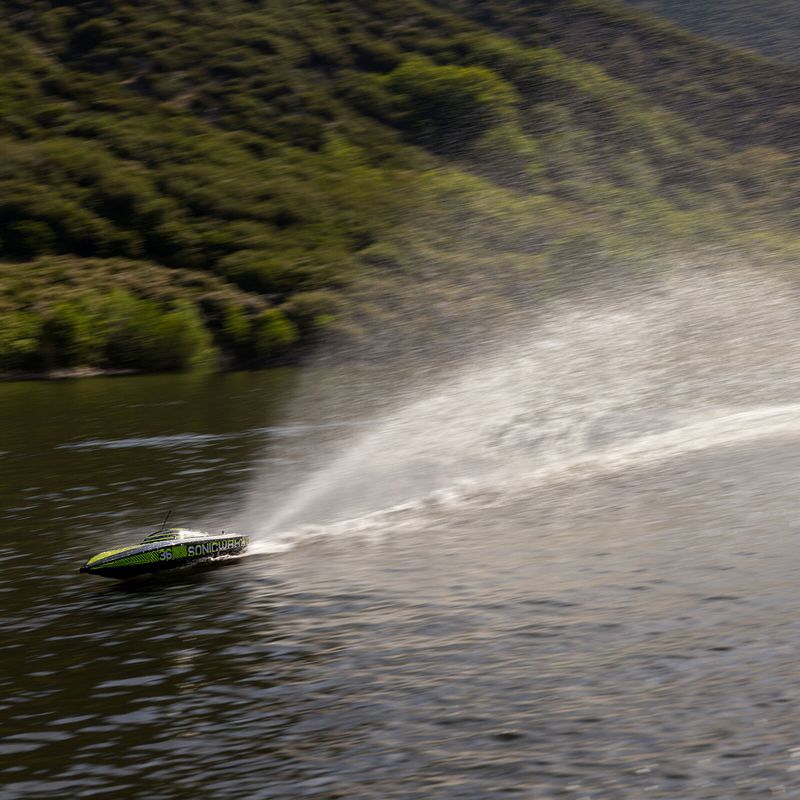 Sonicwake 36" V3, Self-Righting V-Hull Boat RTR, Black Hull