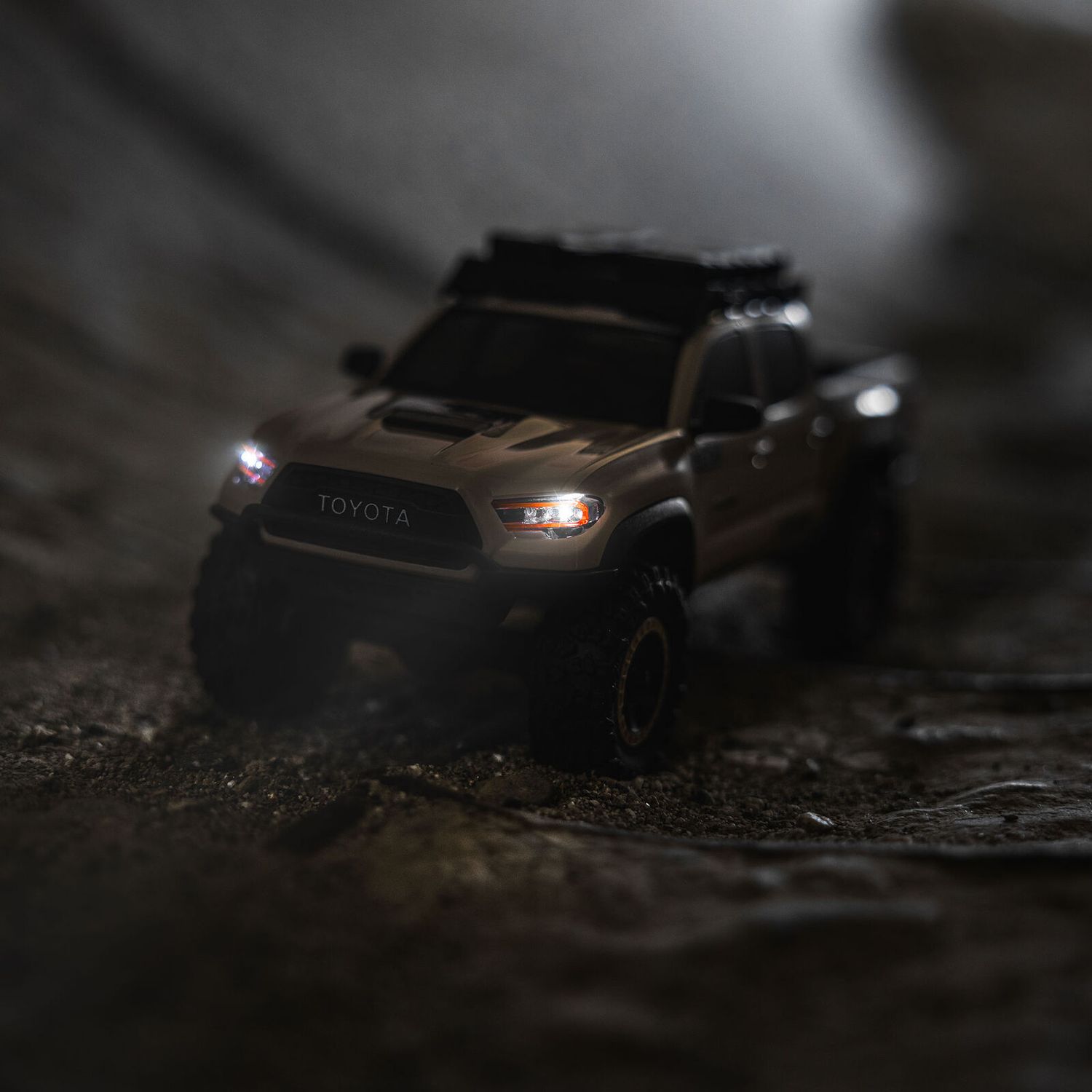 1/30 SCX30 Toyota Tacoma 4X4 RTR Brushed Rock Crawler (Battery &amp; Charger Included), Overland Edition