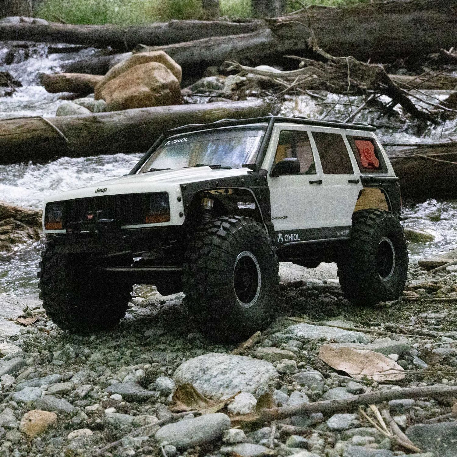 1/10 SCX10 III Jeep Cherokee XJ 4X4 RTR Brushed Rock Crawler, White
