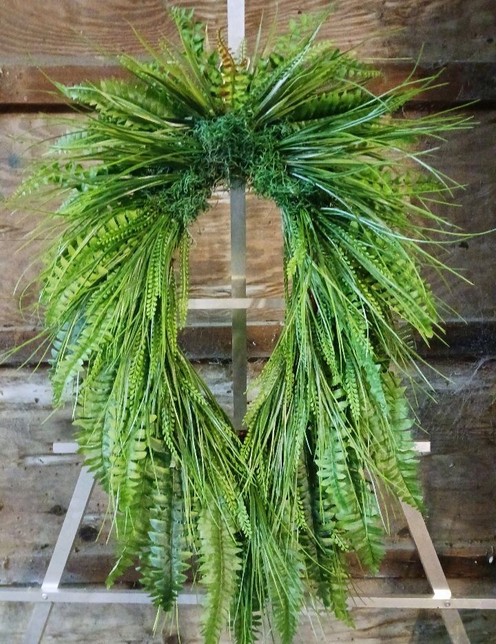 Elegant Grass and Fern Wreath