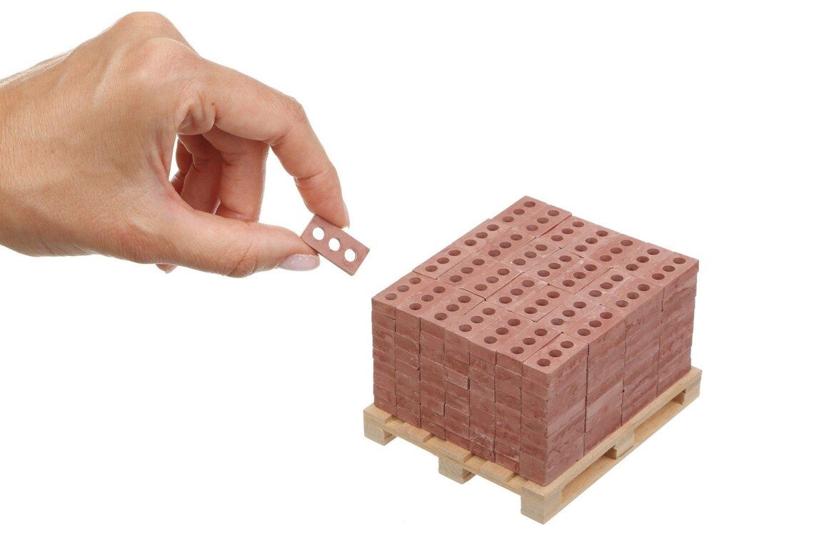 Set of Bricks + Pallet