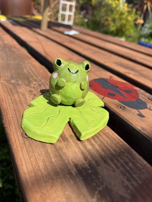 Craft with Clay: Fabulous Frog on a Lilypad