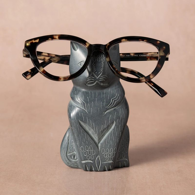 Palewa Stone Cat Eyeglass Holder