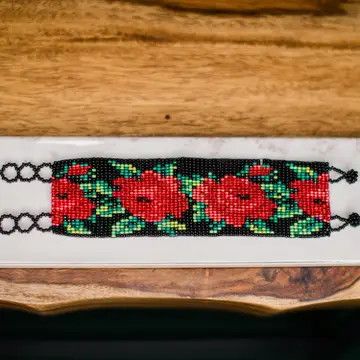 Rose Beaded Bracelet - Black