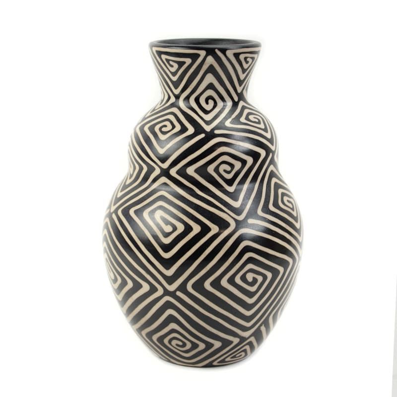 Chulucanas Vase Medium - Curves Maze