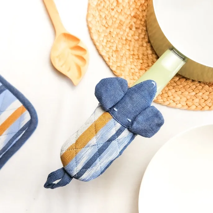 Dog Skillet Handle Holder