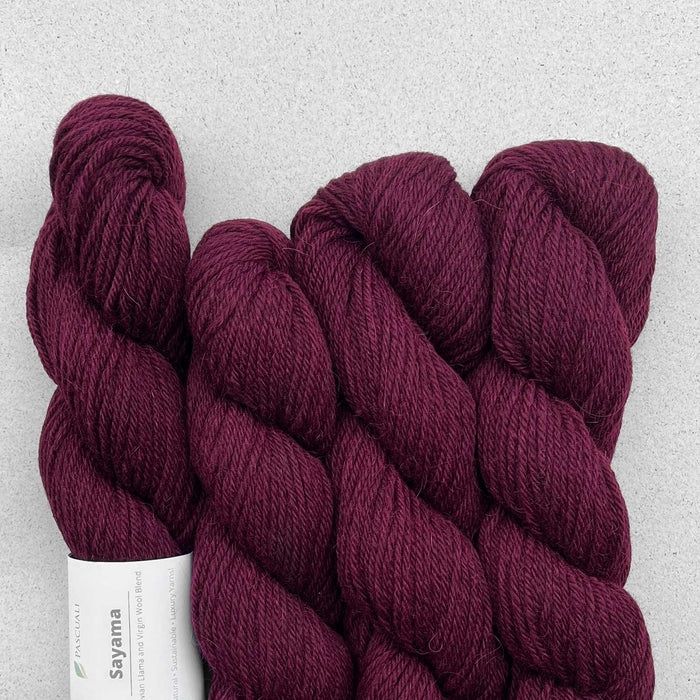 Sayama, Color: Bordeaux 300