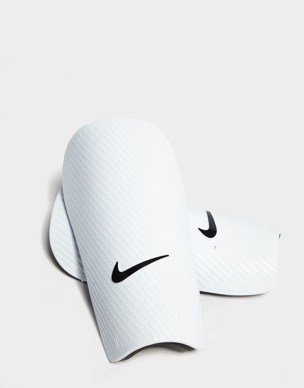 SHIN GUARDS/TRAINING EQUIPMENT