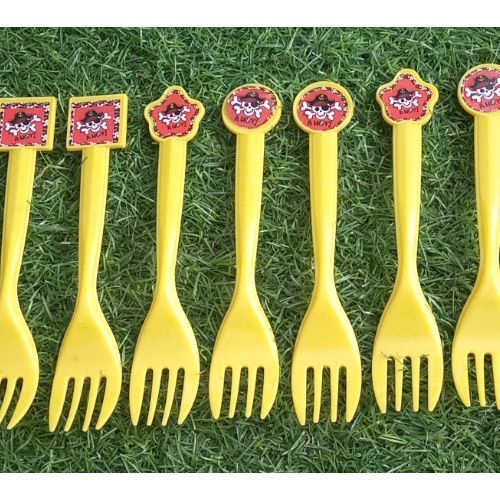 Pack de 8 fourchettes pirate jaune