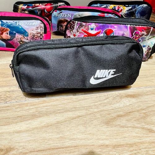 Trousse Scolaire à Double Fermeture – Pratique et Spacieuse Noir