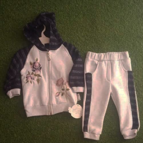 Ensemble Blouson Gris Noir a fleurette Noir avec Capuche Ensemble Blouson Gris Noir a fleurette Noir avec Capuche
