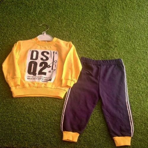 Ensemble Pull et pantalon Jaune Noir Ensemble Pull et pantalon Jaune Noir