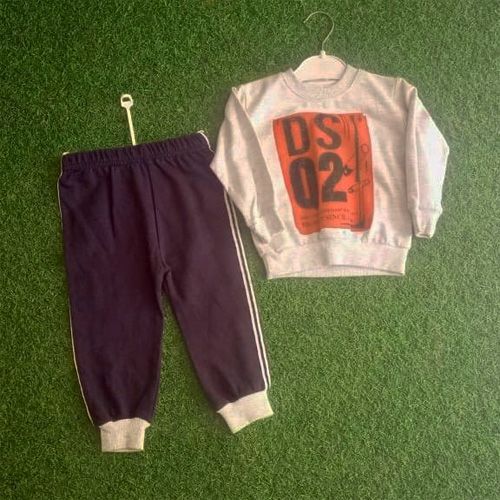 Ensemble Pull et pantalon Gris Noir Ensemble Pull et pantalon Gris Noir