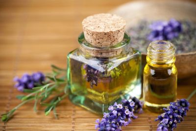 ACEITES Y ALCOHOLES