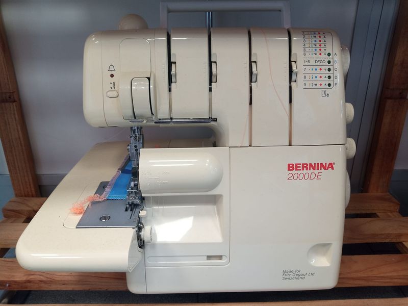 Bernina 2000DE