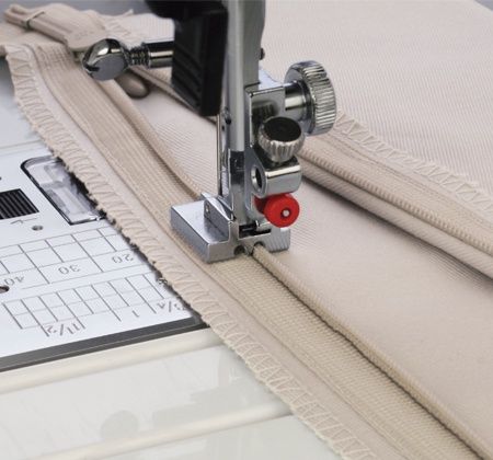 Janome Concealed Zipper Foot - 7mm
