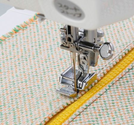 Janome Zipper Foot (E) - 7mm