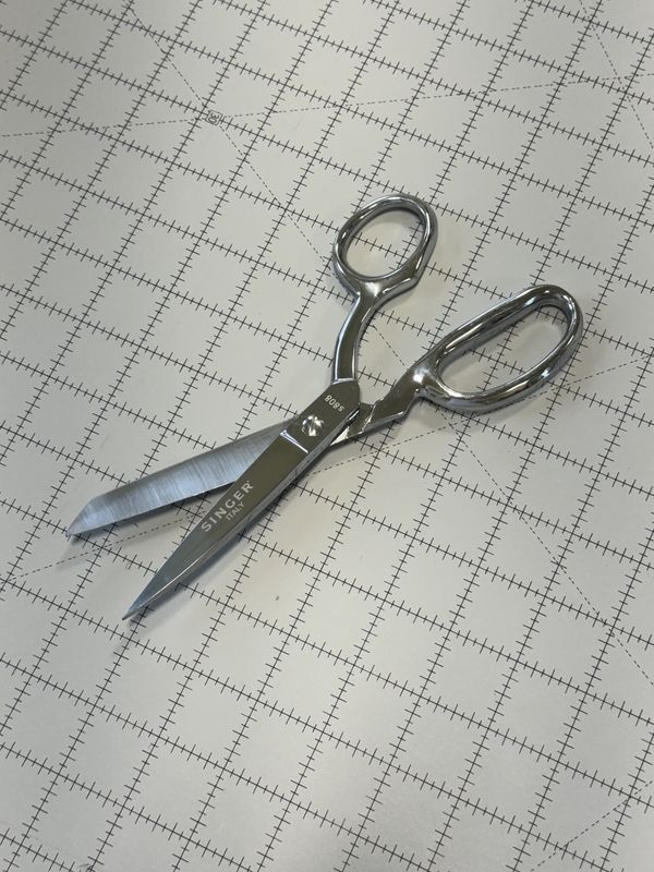 Singer 8" Micro Serrated, Knife Edge Bent Shears - Chrome