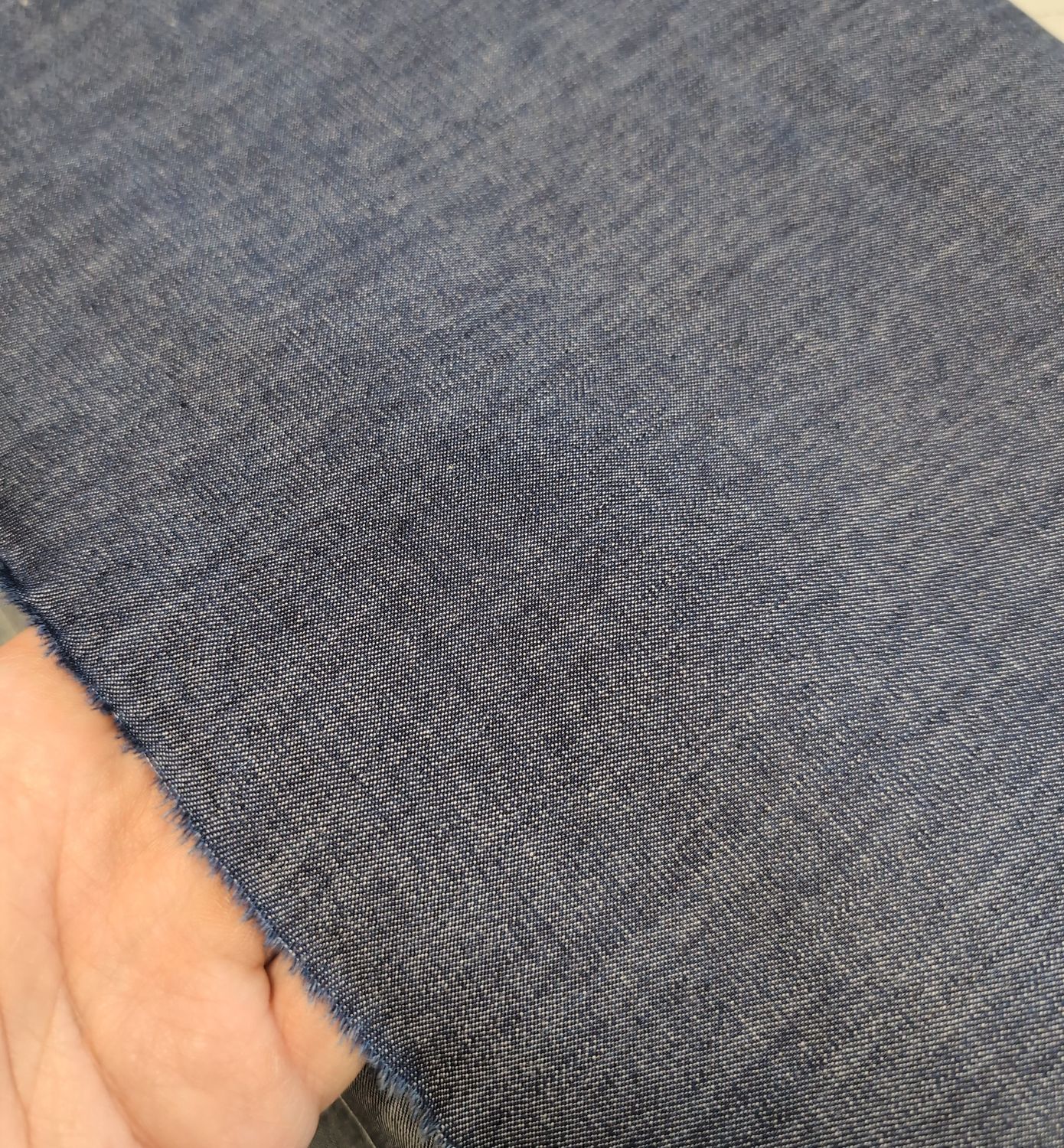 Shirt weight Salerno Chambray 60&quot; wide