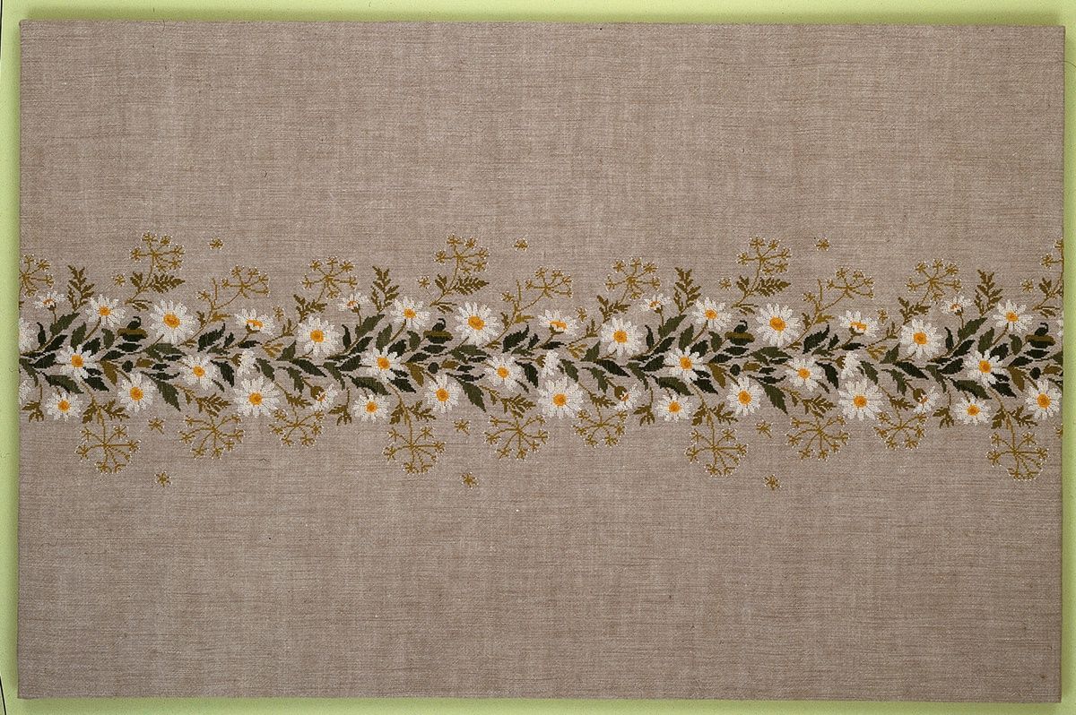 Permin Oxeye Daisy Table Cloth Cross Stitch Kit