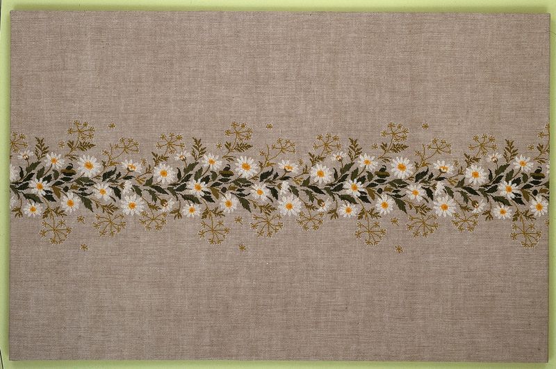 Permin Oxeye Daisy Table Cloth Cross Stitch Kit