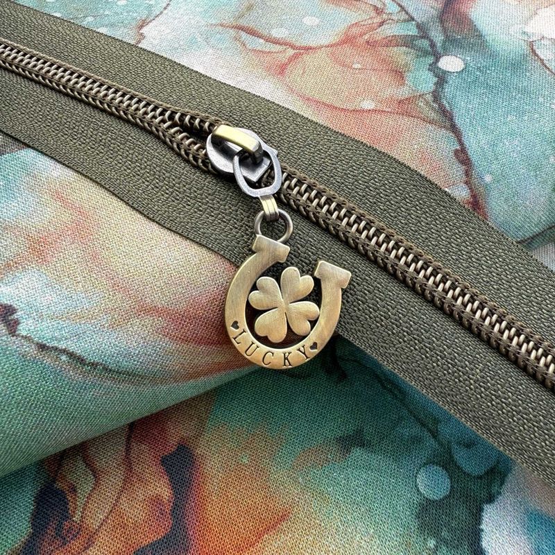 Lucky Horse Shoe Zipper Pull #5