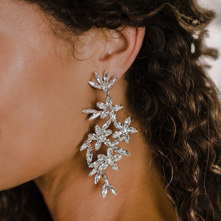 EXQUITISTE RHINESTONE EARRINGS