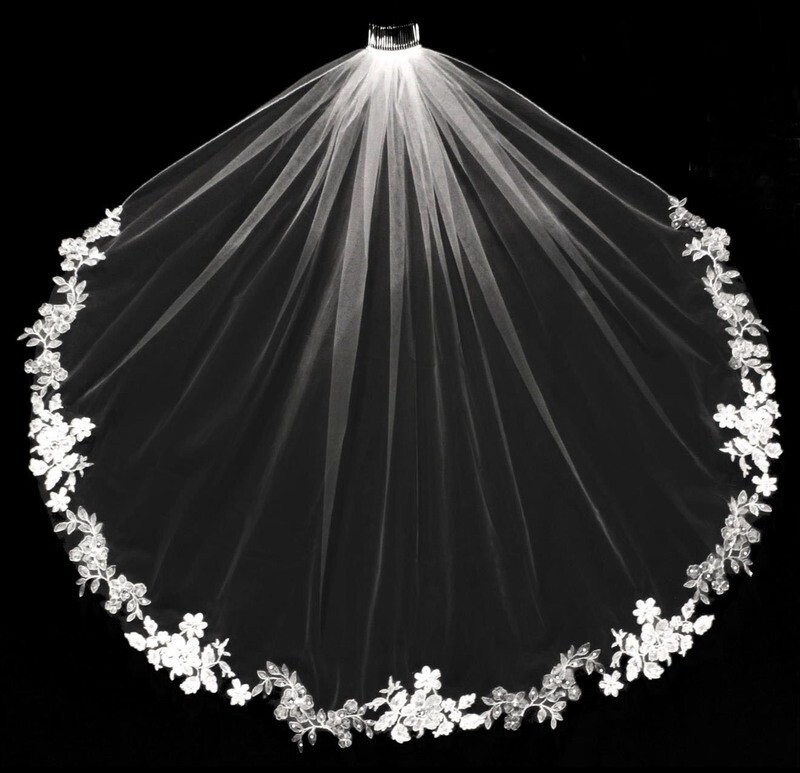A two-tone French Alencon Veil