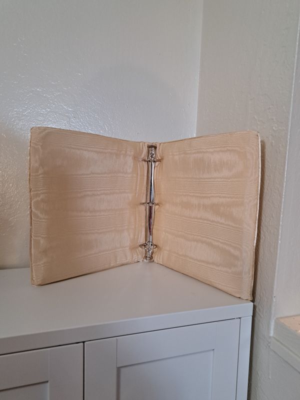 Elegance in Beige/Bone