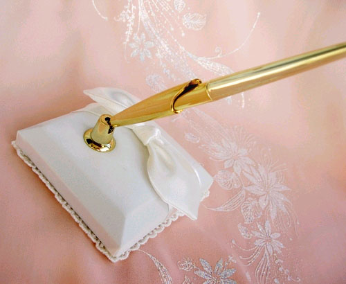 WHITE SILVER OR GOLD PEN  SET