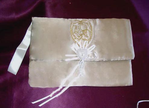CLUTCH  IN  MOCCA