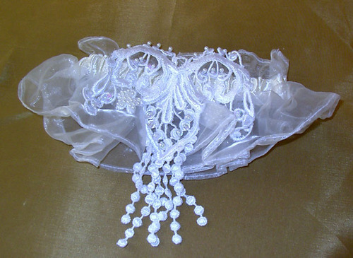 WHITE  ORGANZA GARTER