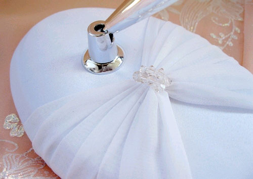 WHITE CHIFFON PEN SET