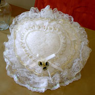 WHITE LACE PILLOW