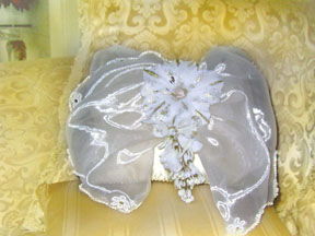 WHITE ORGANZA PILLOW