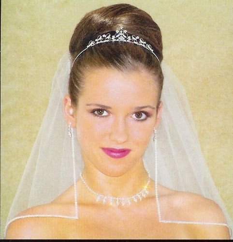SQUARE CORNERED VEIL