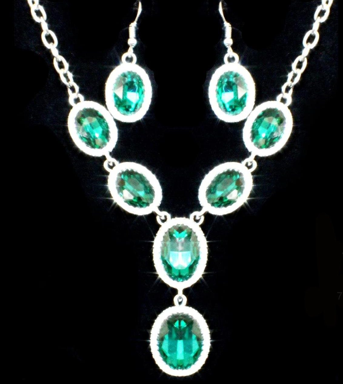 LIte Green Necklace Set