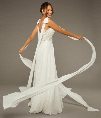 Shoulder Pieces/ Beautiful hanging back Jewelry/Detachable Bows
