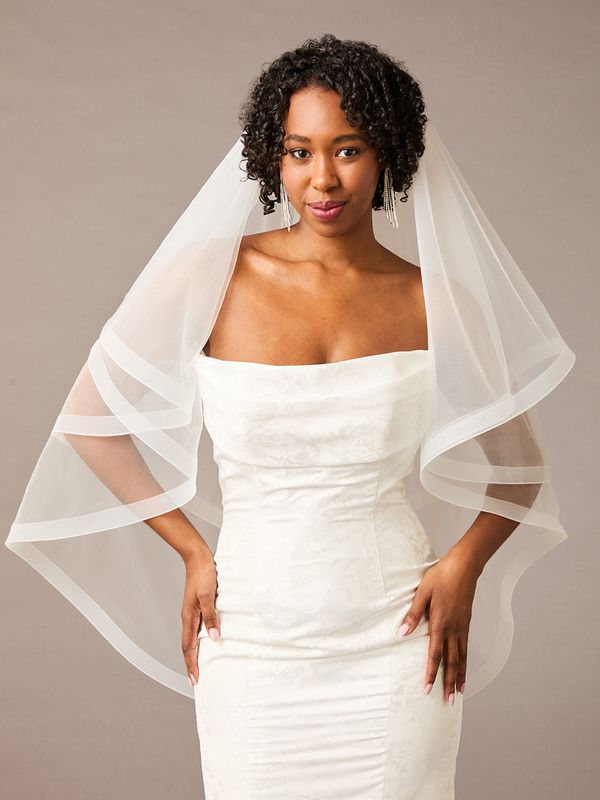 ENVOGUE FINGERTIP VEIL