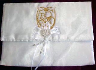‘I LOVE YOU’ CLUTCH /PURSE (WHITE)
