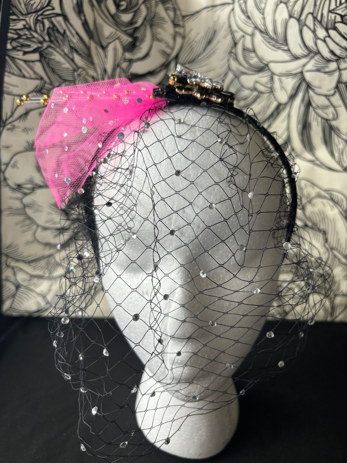 Black and white gem pink tulle black bird cage