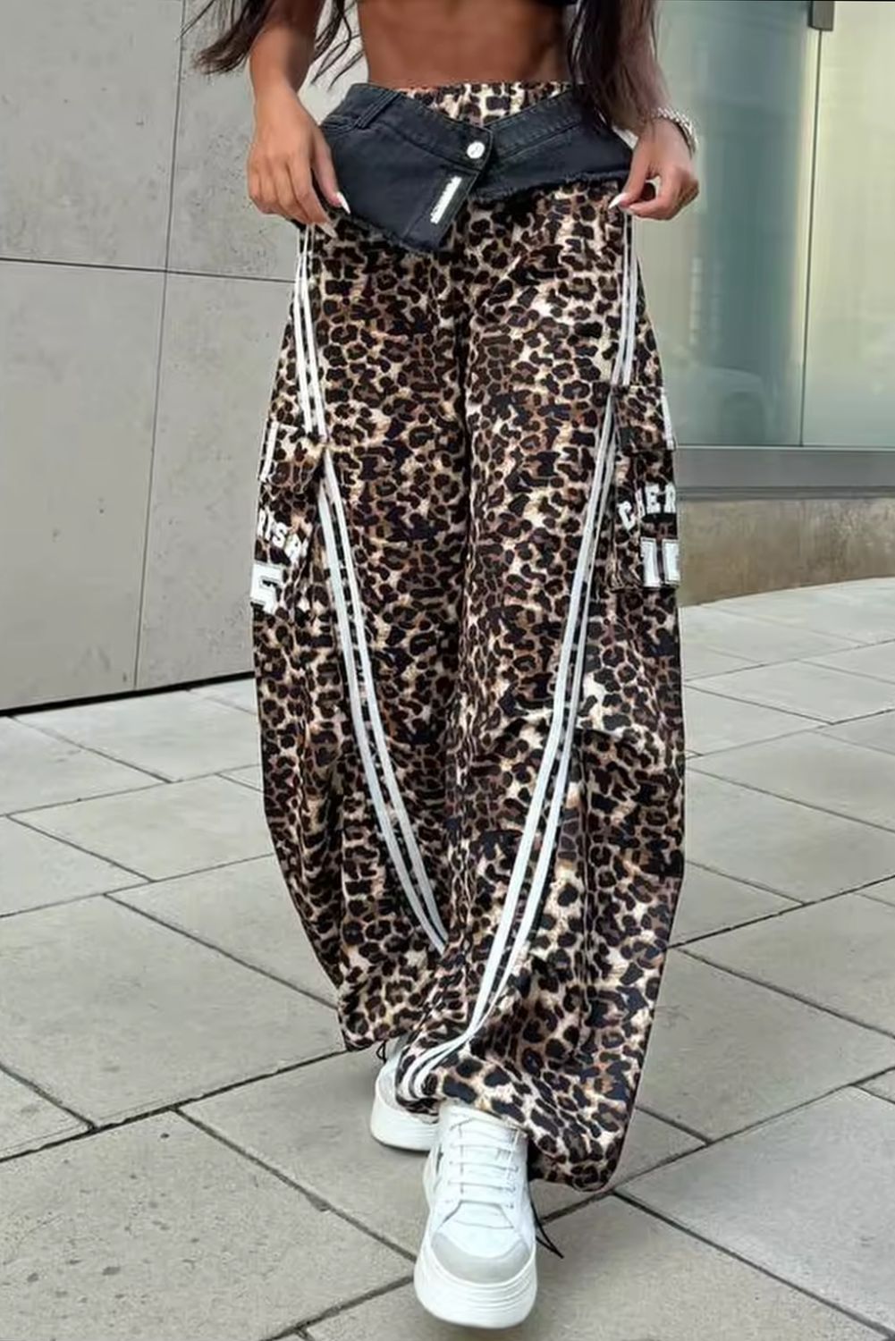 LIA OVERSIZE LEOPARD JOGGER PANTS